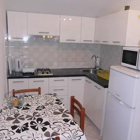 Apartment Ema