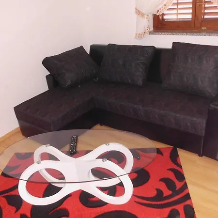 Apartment Ema