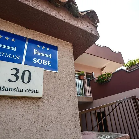 Ema Apartment