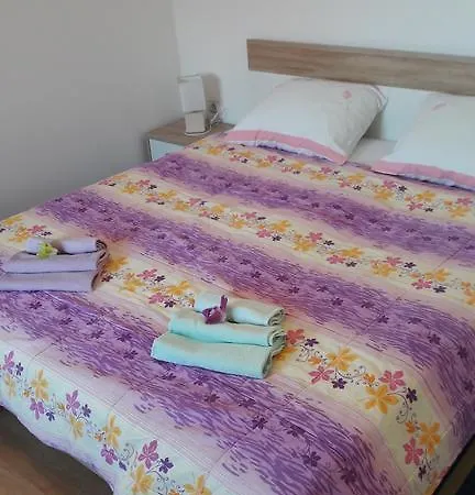 Apartman Ema *